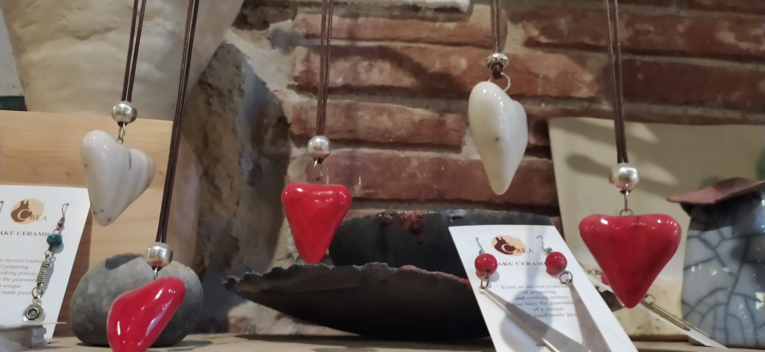 collane e pendenti in ceramica